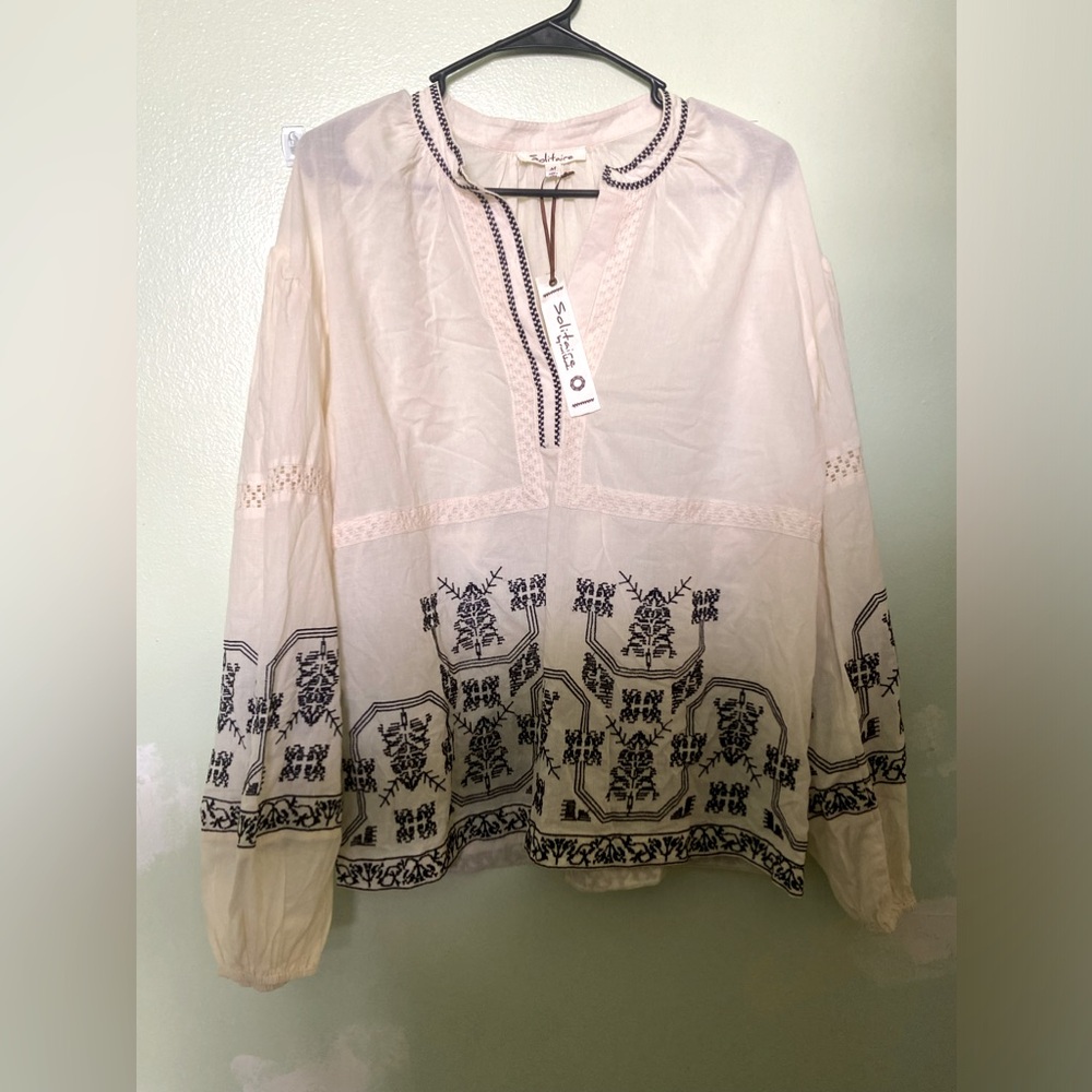 Solitaire by Ravi White & Black Blouse